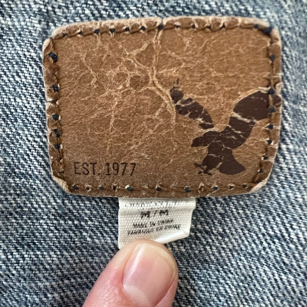 Custom Embroidered Guitar and Floral American Eagle Jean Jacket - Picture 4 of 8